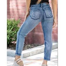 Judy Blue Distressed Boyfriend